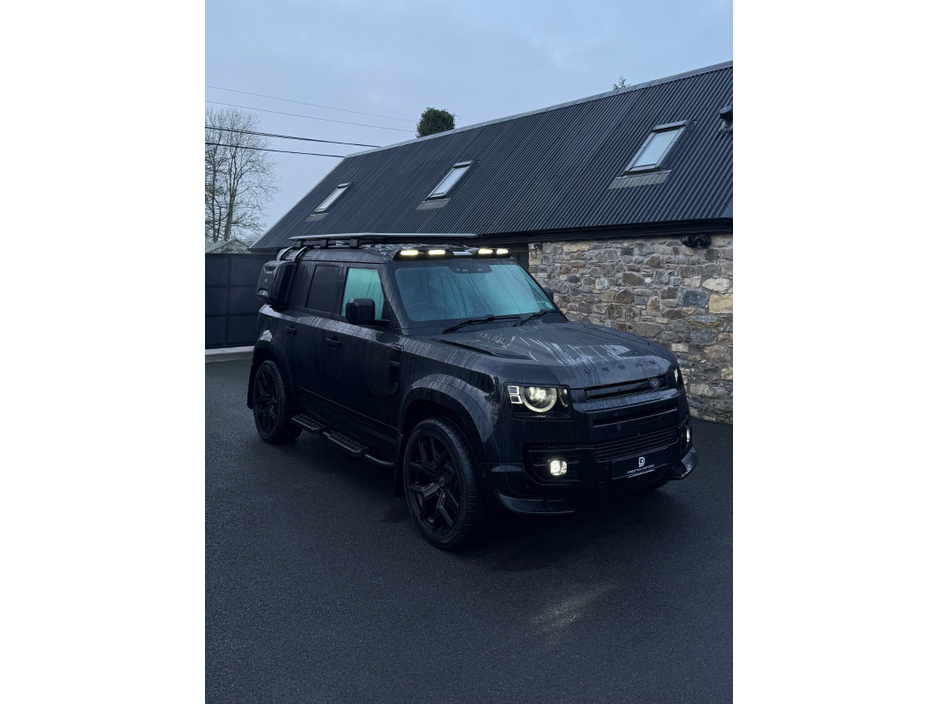 2021 Land Rover Defender  €63,995
