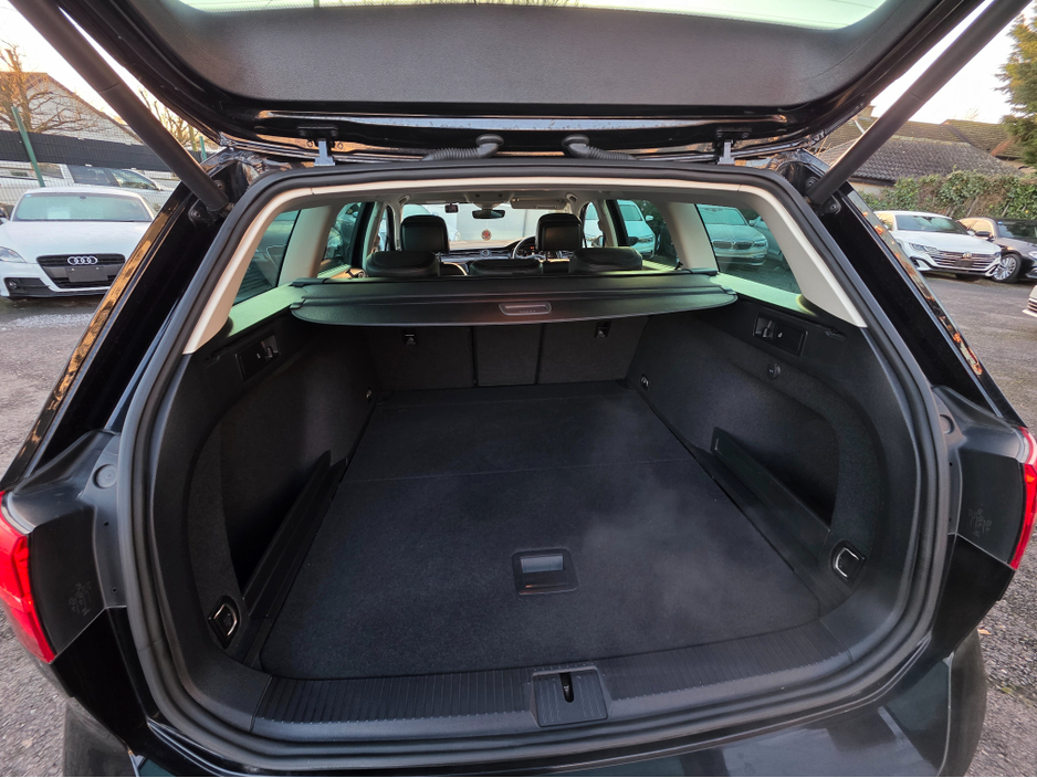 2018 Volkswagen Passat 2.0 TDI VIRTUAL DASH FULL LEATHER HEATED ELECTRIC SEATS SAT NAV CARPLAY ANDROID AUTO BLIND SPORT PARKING SENSORS SELF PARKING ASSIST 360 CAMERA €20,750