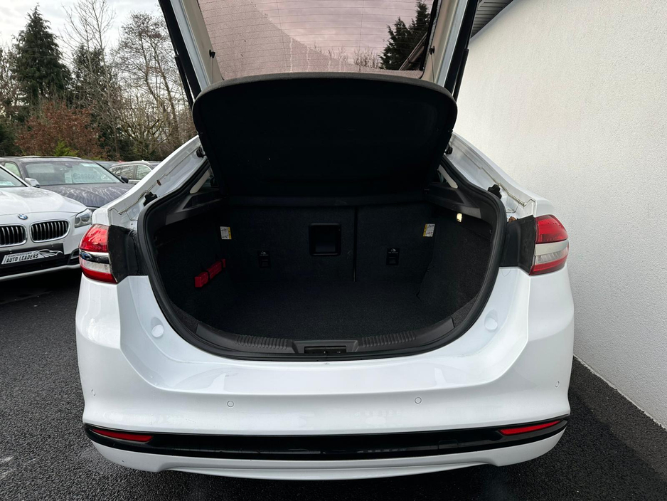 2019 Ford Mondeo 2.0 TDCI ZETEC 150PS NAV SERVICE HISTORY €13,649