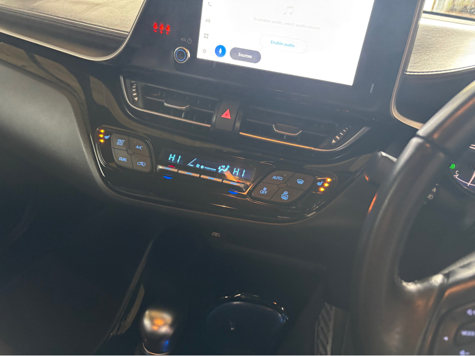 2023 Toyota C-HR HYBRID SOL 4DR AUTO €25,499