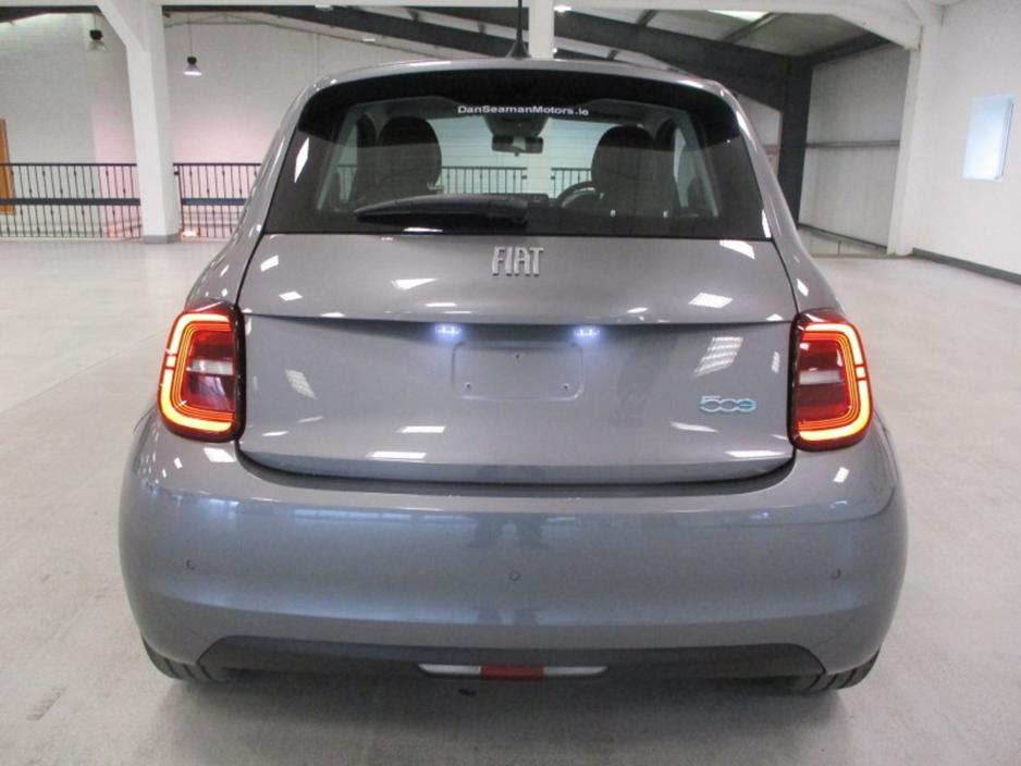 2025 Fiat 500e  €26,145