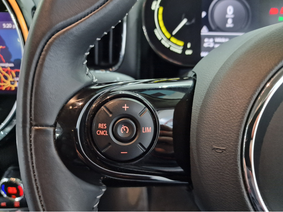 2021 MINI Countryman SE ALL4 EXCLUSIVE (PLUG IN HYBRID) AUTOMATIC **ONE OWNER / HUGE SPEC / APPLE CARPLAY / CRUISE CONTROL / FULL BLACK LEATHER / HEATED FRONT SEATS / REVERSE CAMERA / REAR TINTED GLASS / SAT NAV** €27,900