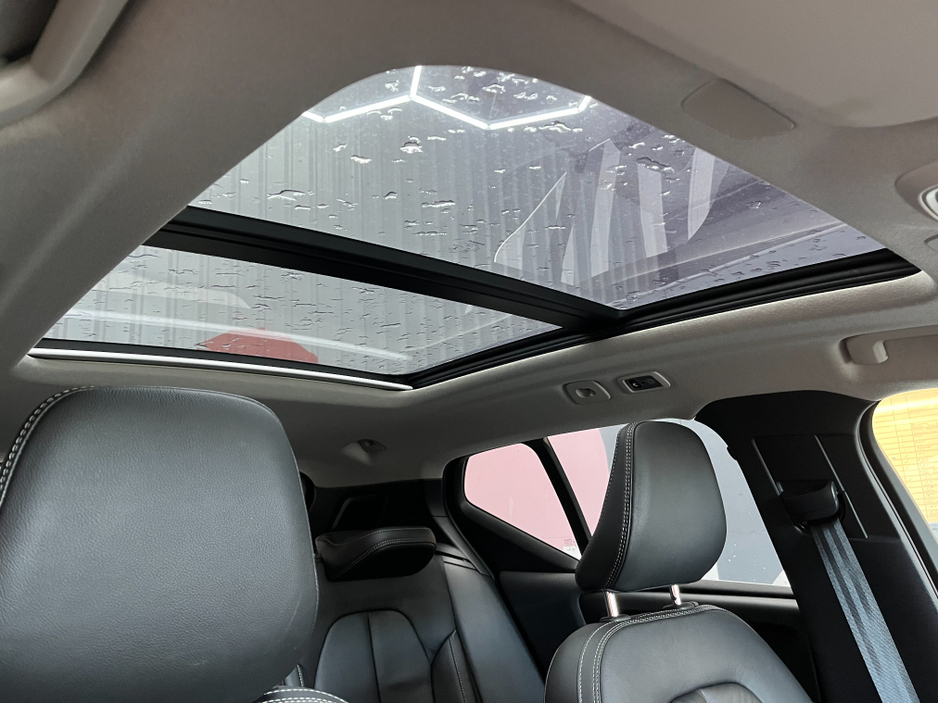 2022 Volvo XC40 €36950! 2022 VOLVO XC40 RECHARGE PLUG-IN HYBRID T5 1.5 AUTOMATIC / CRUISE CONTROL / 360° PARKING CAMERA / ELECTRIC MEMORY & HEATED SEATS / APPLE CARPLAY / PANORAMIC SUNROOF / HEATED STEERING WHEEL €36,950