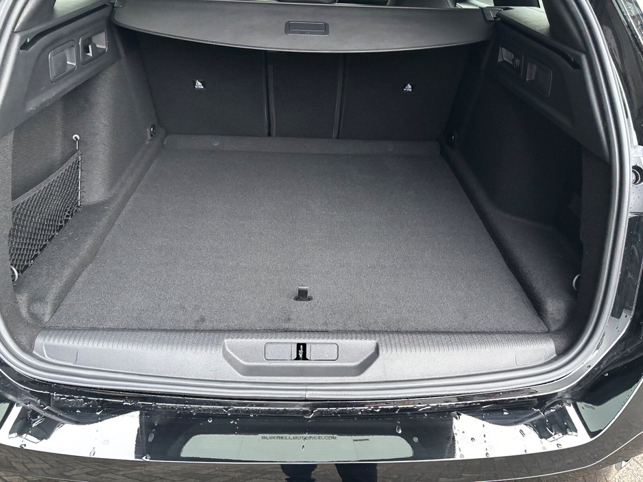 2026 Peugeot 308 Allure 1.2 PureTech Hybrid 136 e-DCS6 €38,695