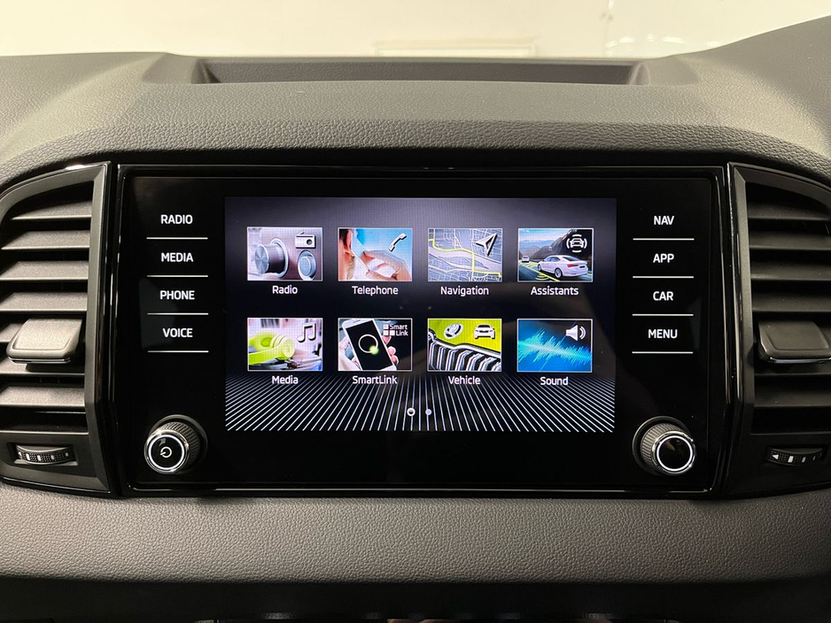 2025 Skoda Karoq Selection 2.0TDI 115BHP - Reversing Camera - Climate Control - Cruise Control - Auto Lights/Wipers - Apple CarPlay/Android Auto €36,950