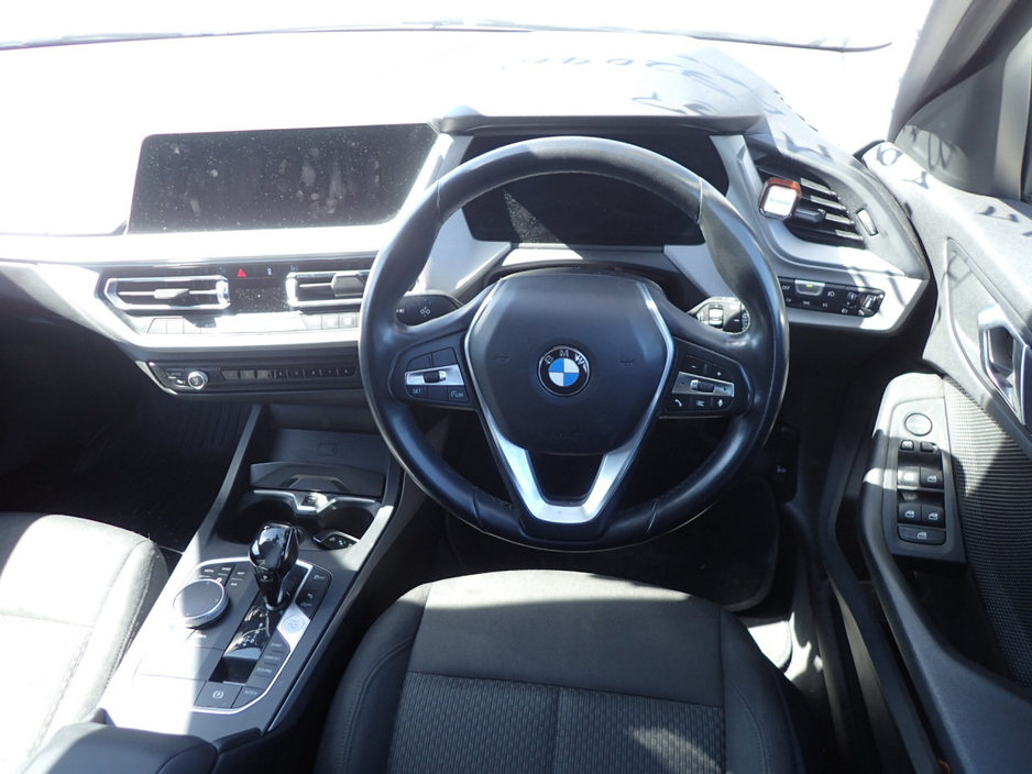 2020 BMW 1 Series 118D 2.0 DIESEL SPORT AUTOMATIC // LED MATRIX LIGHTING // LANE DEPARTURE ASSIST // PRO MEDIA PACK // CRUISE CONTROL // FRONT FOGS // SPORT ALLOYS €23,950