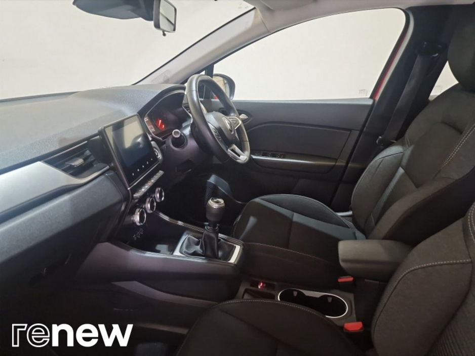 2020 Renault Captur TCe 100 Play €13,995