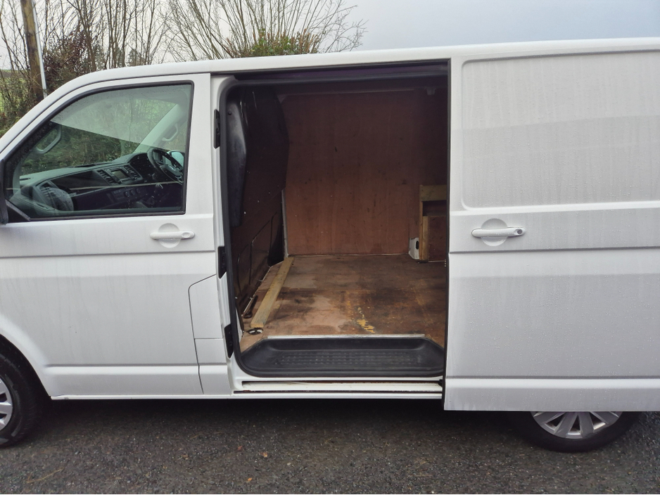2017 Volkswagen Transporter T6 PVS T 2800KG TD TDI 102HP MANUAL 5SPEED €15,950