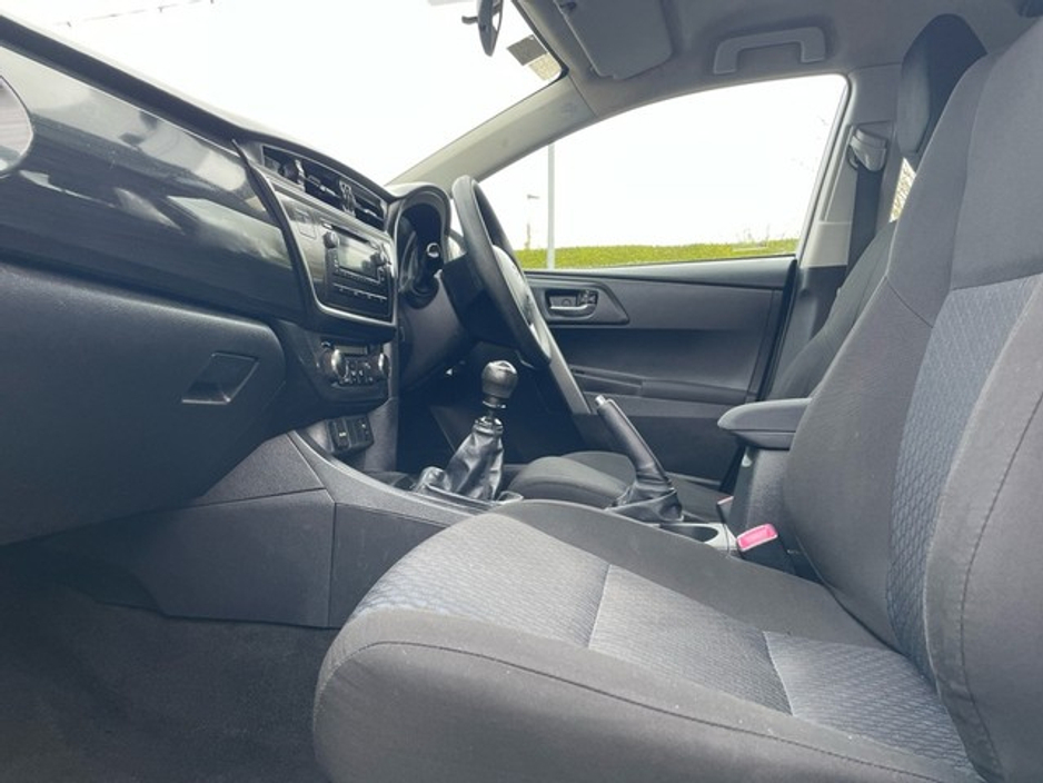 2015 Toyota Auris 1.33 5DR TERRA 4DR €12,888