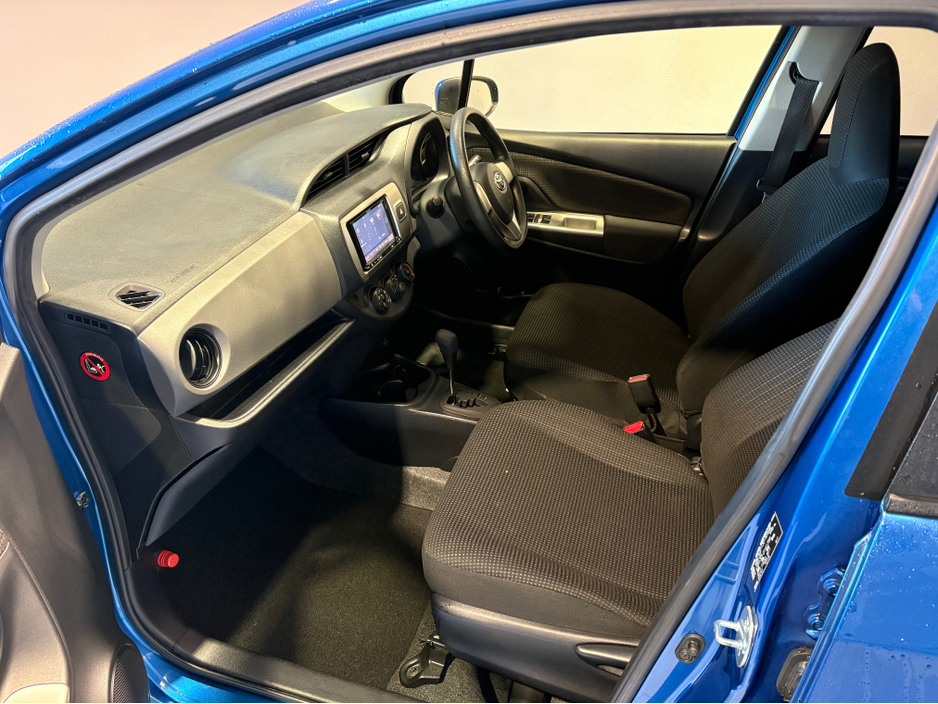 2015 Toyota Vitz LOW KMS - NEW NCT - REVERSE CAMERA €8,950