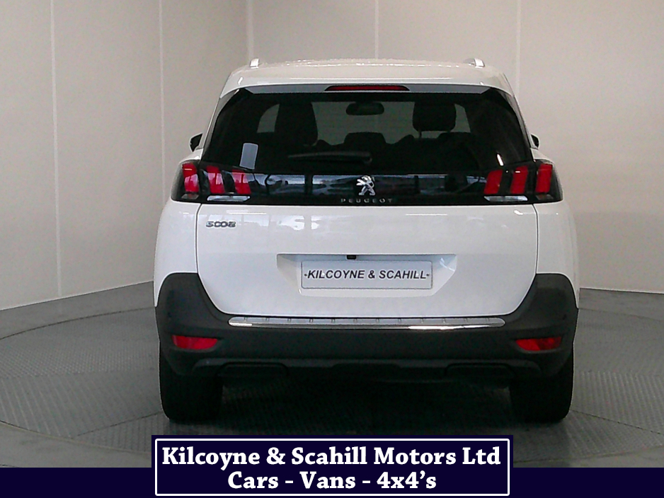 2020 Peugeot 5008 ALLURE BLUEHDI S/S A €27,950