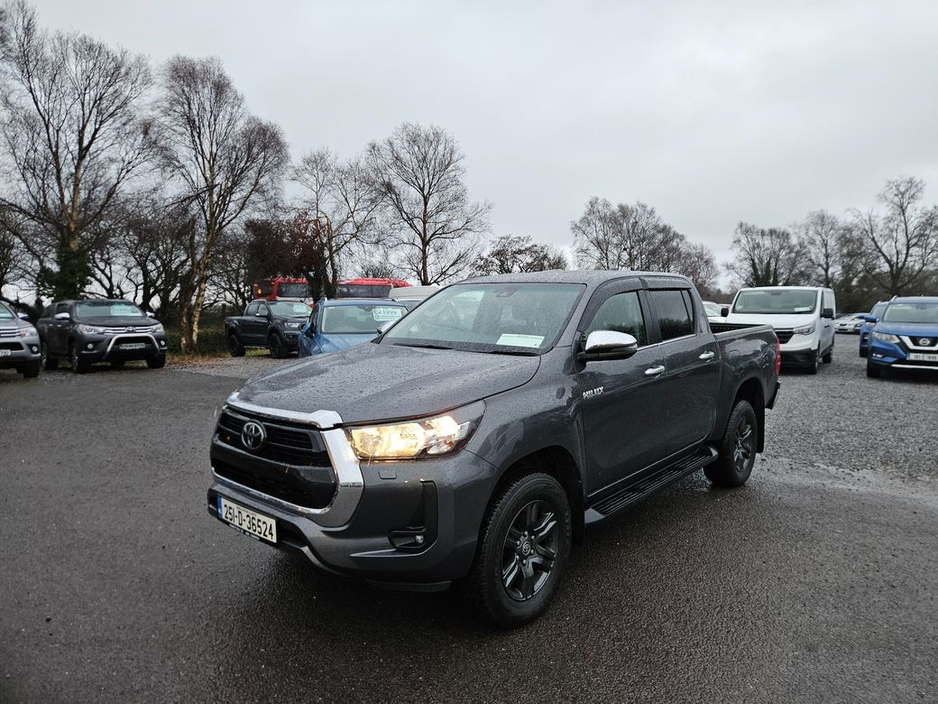 2025 Toyota Hilux 2.8 SR5 Double CAB €54,990