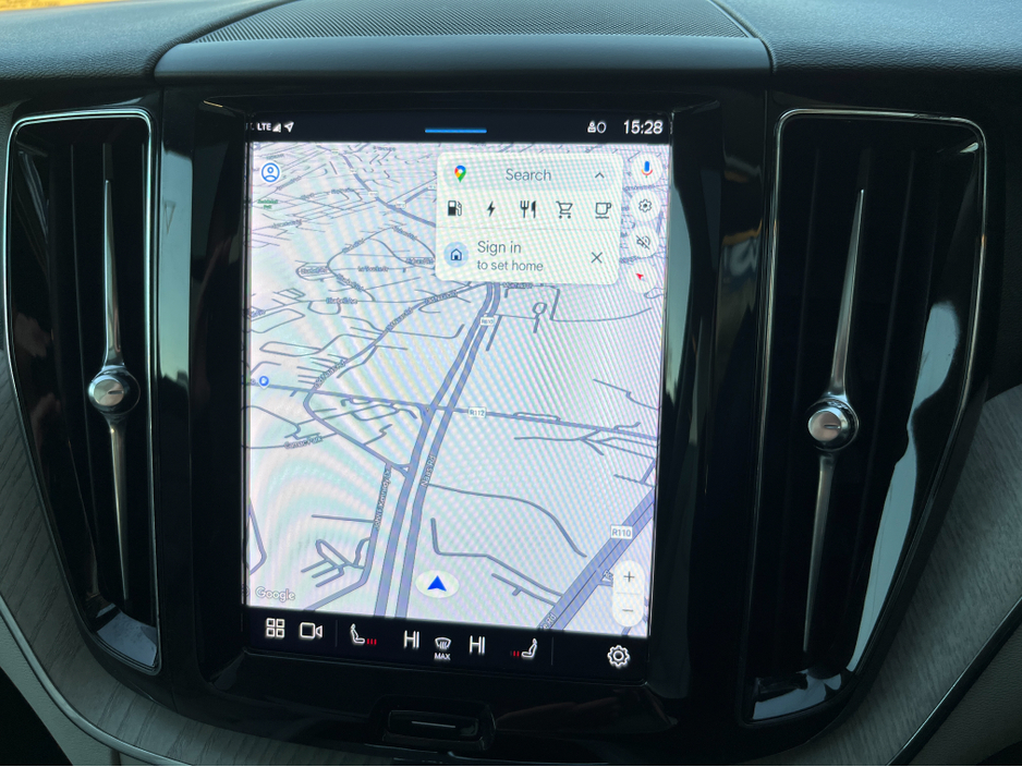 2023 Volvo XC60 T6 PHEV PLUS DARK AWD AUTOMATIC 2.0 PETROL //HIGH SPEC//PANORAMIC GLASS ROOF//360 PARKING CAMERAS//SAT NAV// €39,950