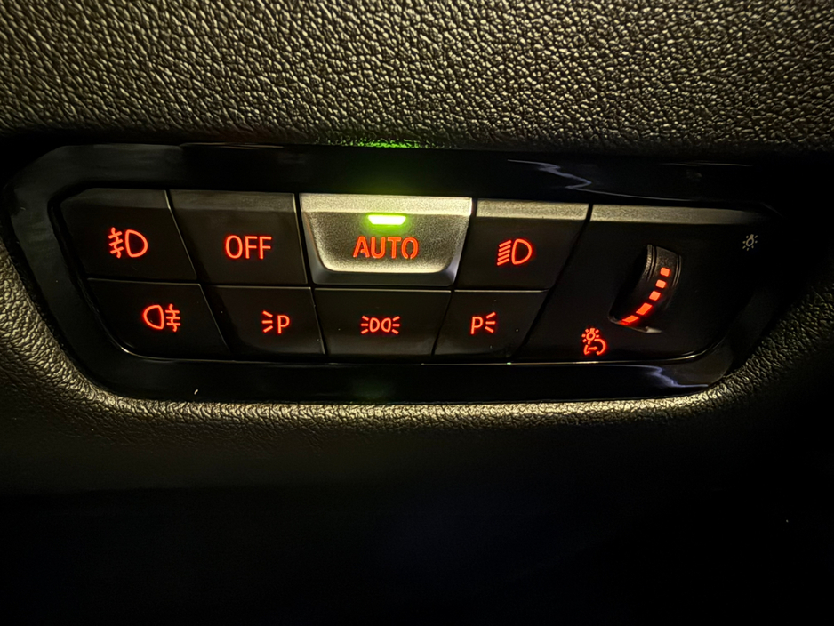 2022 BMW 3 Series 330e Sport Pro Auto €29,900