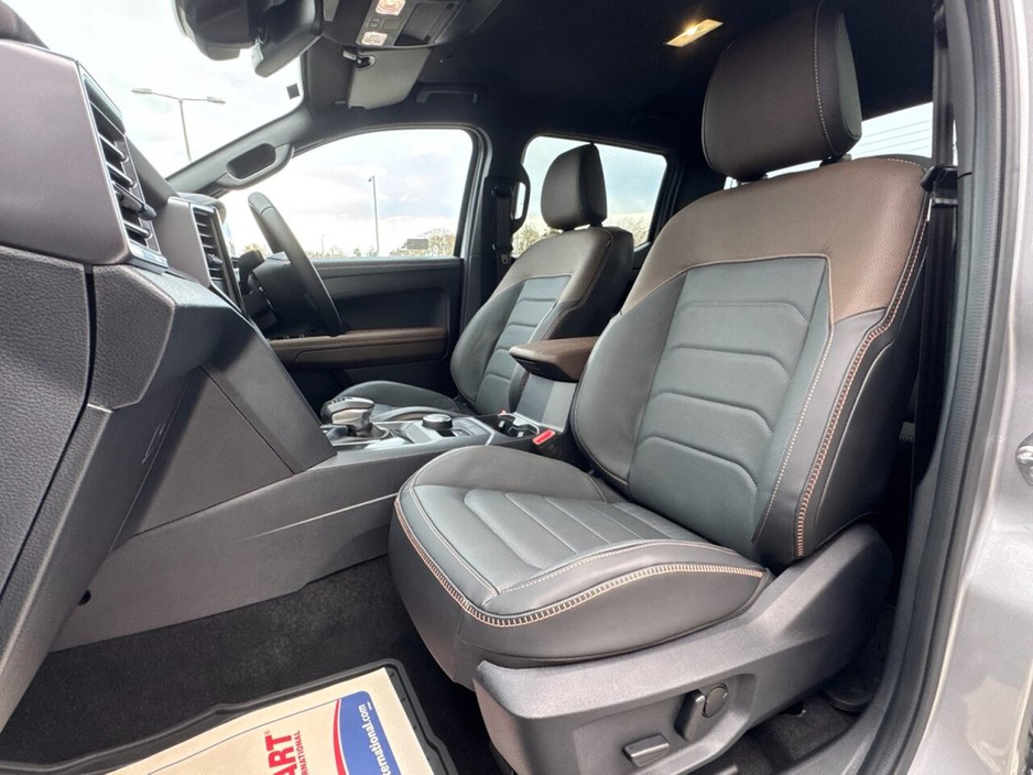 2025 Volkswagen Amarok 3.0 TDI V6 PanAmericana Pickup Double Cab 4dr Diesel Auto 4Motion Euro 6 (s/s) (240 ps) ONLY 100 MILES! + HARMAN KARDON SOUND SYSTEM + 360 CAM €77,900