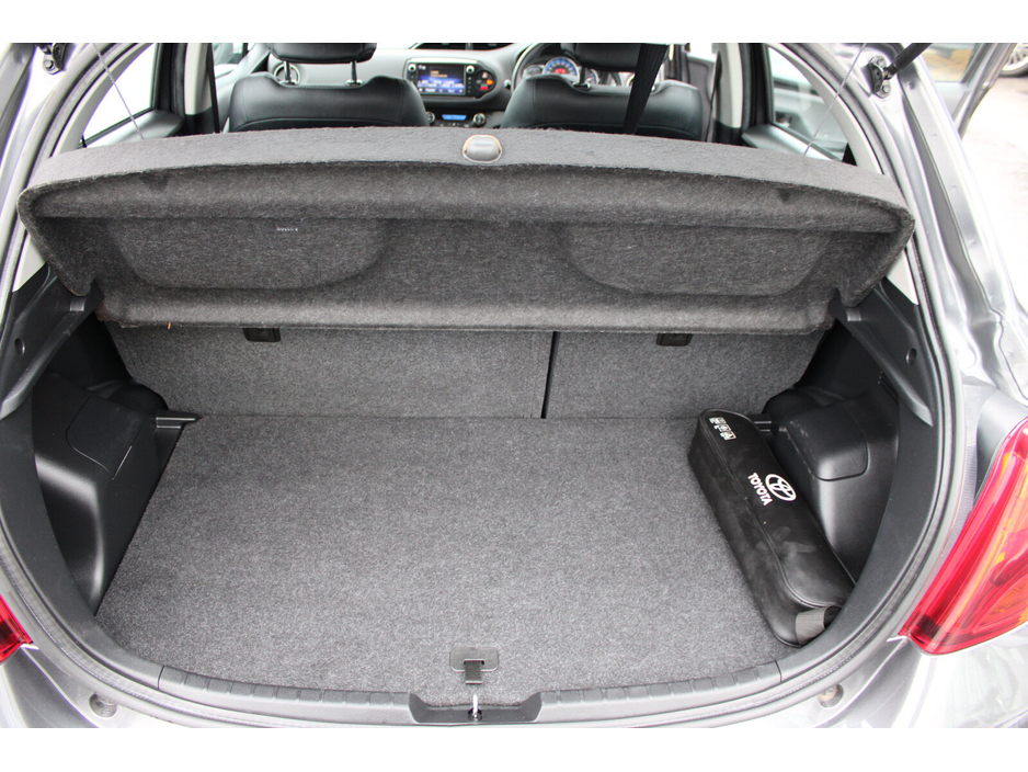 2017 Toyota Yaris Hybrid Luxury €14,950