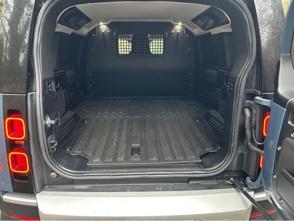 2023 Land Rover Defender 3.0D 110 SE 3 Seat Commercial €50,365