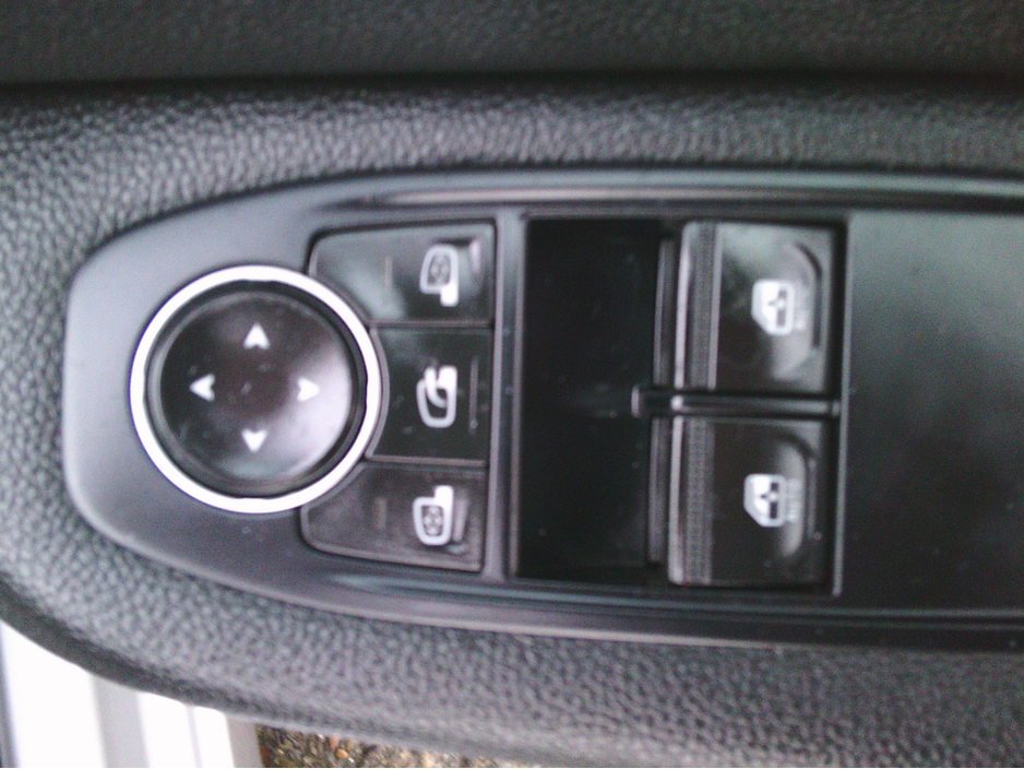 2020 Renault Clio NEW NCT 2028,  SAT./NAV., CRUISE, €180 TAX. ICONIC, LOW KMS. €12,999