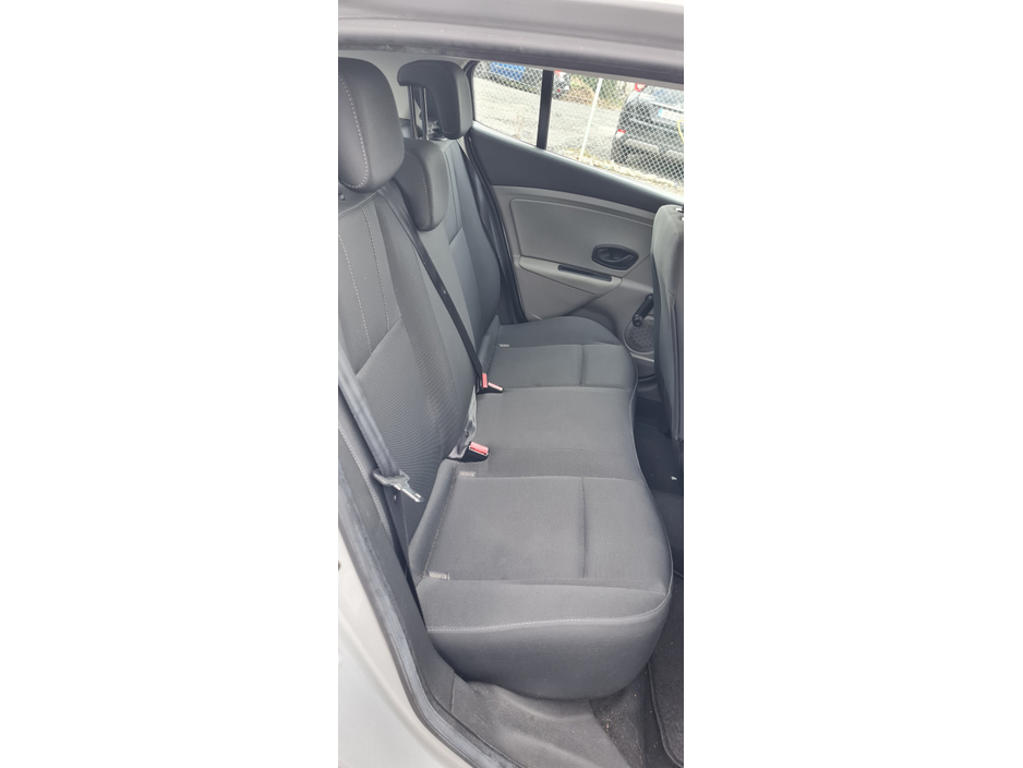 2011 Renault Megane 1.6 BIZU 100BHP 5DR 16V €3,600