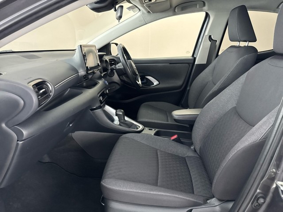 2021 Toyota Yaris LunaSport Hybrid €19,950