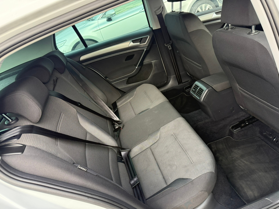 2016 Volkswagen Golf  €14,890