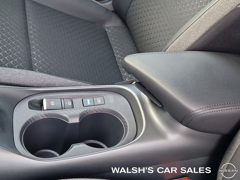 2025 Nissan Juke 1.6 HYB SV Premium MY24 1 €33,950