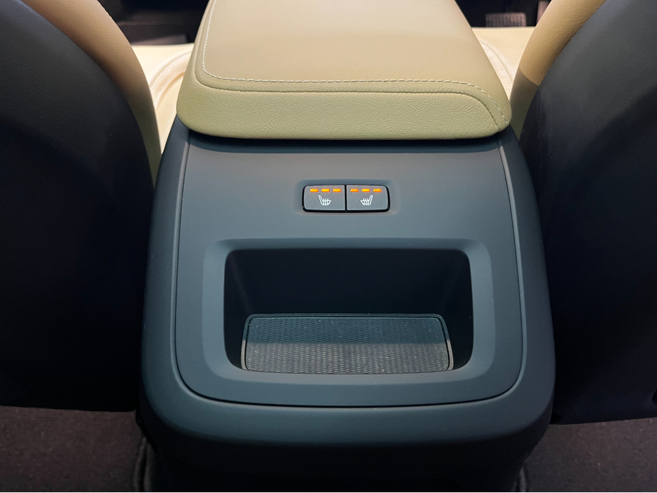 2024 Volvo XC60 €54950! 2024 VOLVO XC60 T6 RECHARGE ULTIMATE AWD  / CRUISE CONTROL / 360° PARKING CAMERA / ELECTRIC MEMORY & HEATED SEATS / REAR HEATED SEATS / PANORAMIC SUNROOF / HEATED STEERING WHEEL €54,950