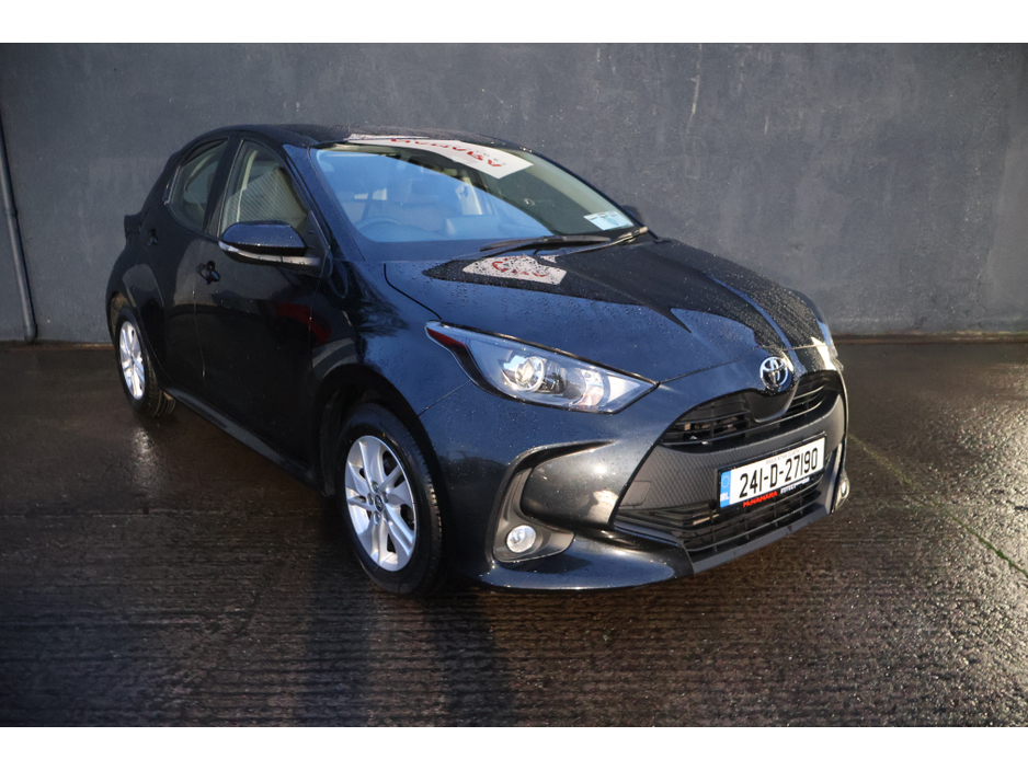 2024 Toyota Yaris LUNA 5dr Manual Great Spec! €19,995