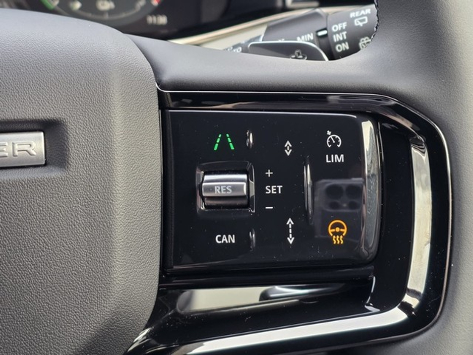 2025 Land Rover Range Rover Evoque SE Dynamics P270e 4WD €59,895