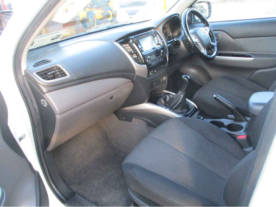 2019 Mitsubishi L200 2.4 DI-D TITANIUM 4WD CREWCAB €20,325