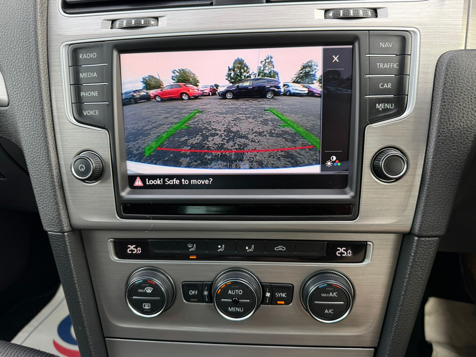 2016 Volkswagen Golf  €14,890