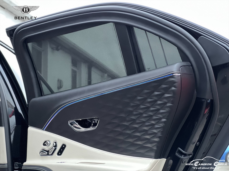2023 Bentley Flying Spur AZURE €209,950