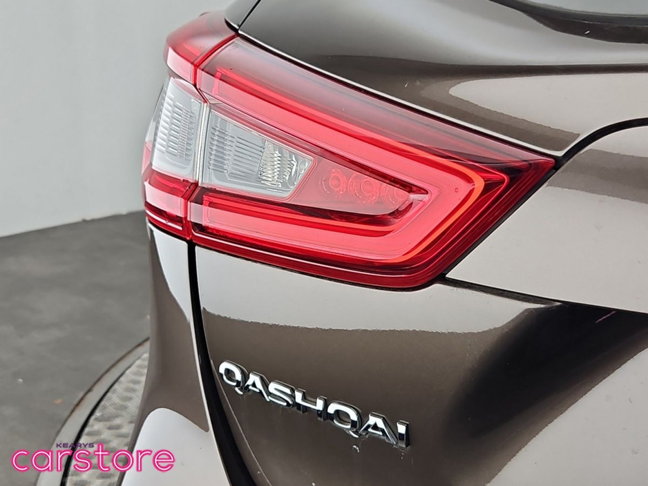 2017 Nissan Qashqai 1.2 PET XE €15,888