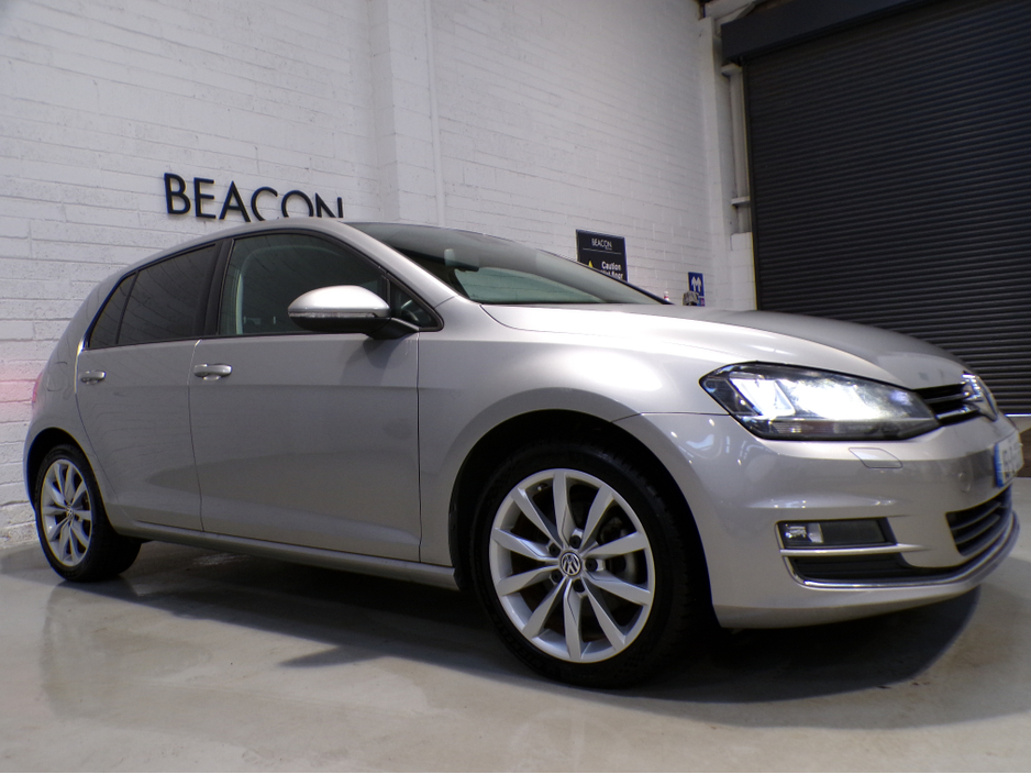 2015 Volkswagen Golf *ONLY 45,000*AUTO*VW GOLF 1.4 TSI HIGH-LINE*COLOUR CAMERA WITH ADAPTIVE CRUISE*UP-GRADED VW ALLOYS*XL MEDIA*HIGH-LINE BODY STYLING*FLAT-BOTTOM SPORT STEERING WHEEL WITH PADDLE SHIFT*RADAR ASSIST**ANTI €14,900