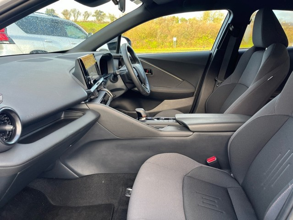 2025 Toyota C-HR C-HR PHEV SPORT €38,800