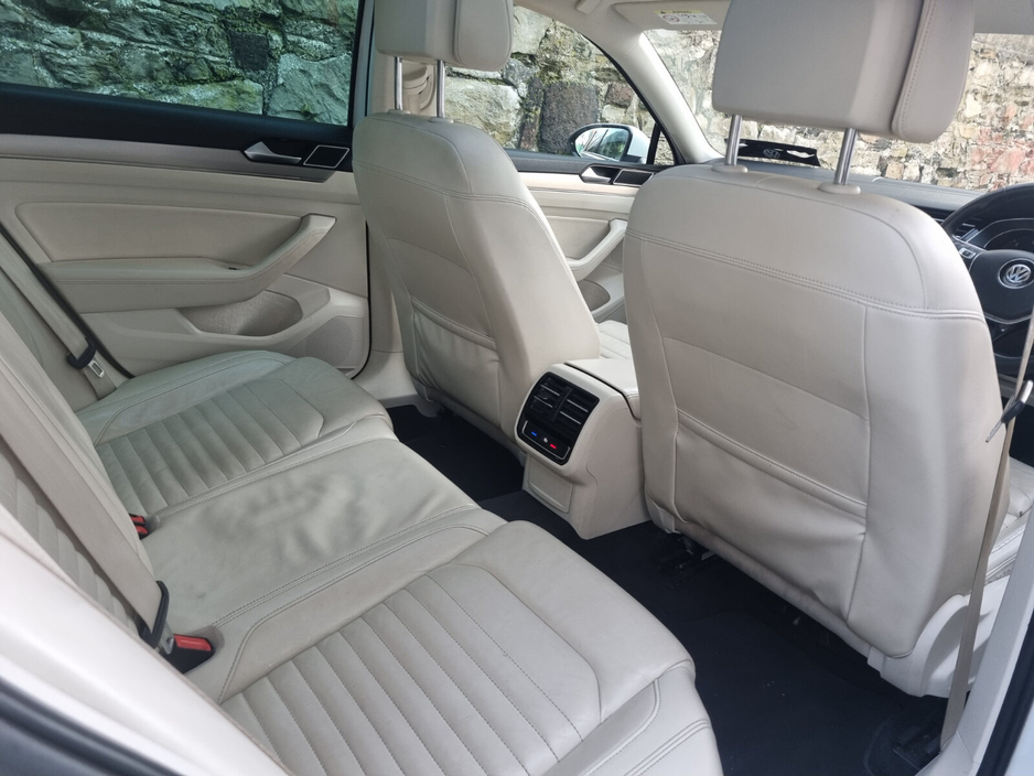 2015 Volkswagen Passat 1.6 TDI DSG 120HP Highline €7,899