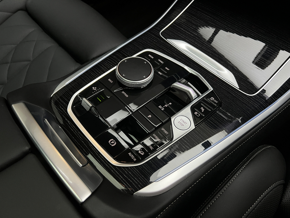 2025 BMW X5 50E M SPORT XDRIVE *PAN ROOF* €102,990