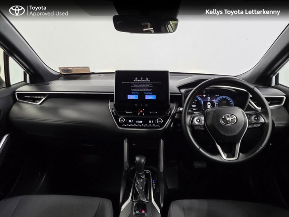 2025 Toyota Corolla Cross COROLLA CROSS 1.8 LUNA #174 €37,490