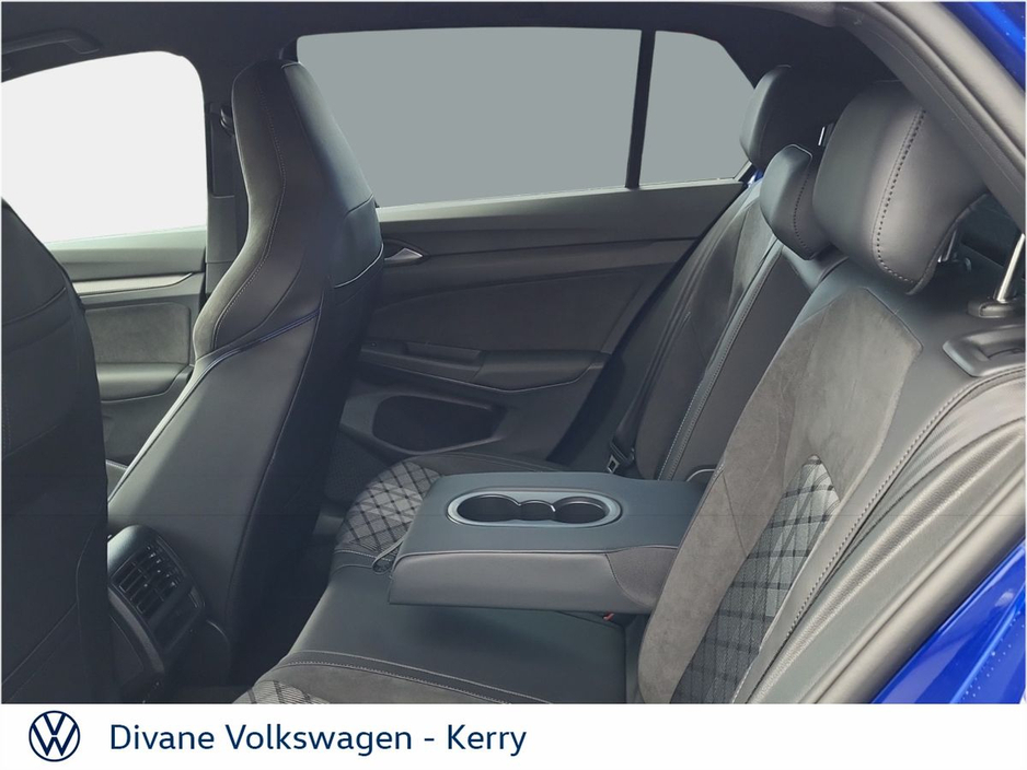 2026 Volkswagen Golf R LINE 1.5 PETROL BLACK STYLE €44,900