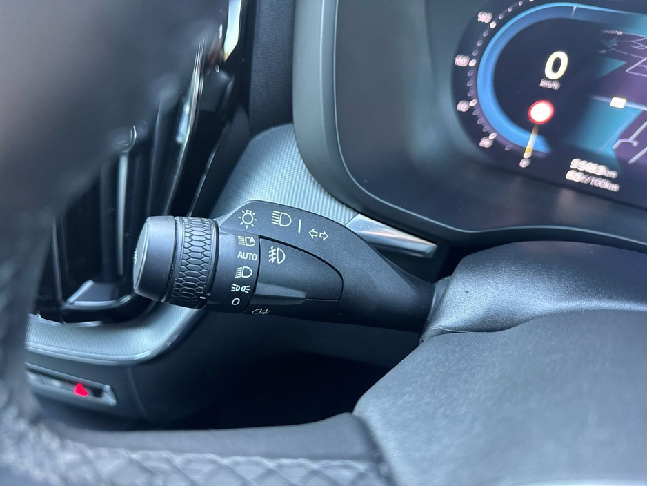 2023 Volvo XC60 T6 PHEV 350hp AT8 Plus (dark theme) €44,975