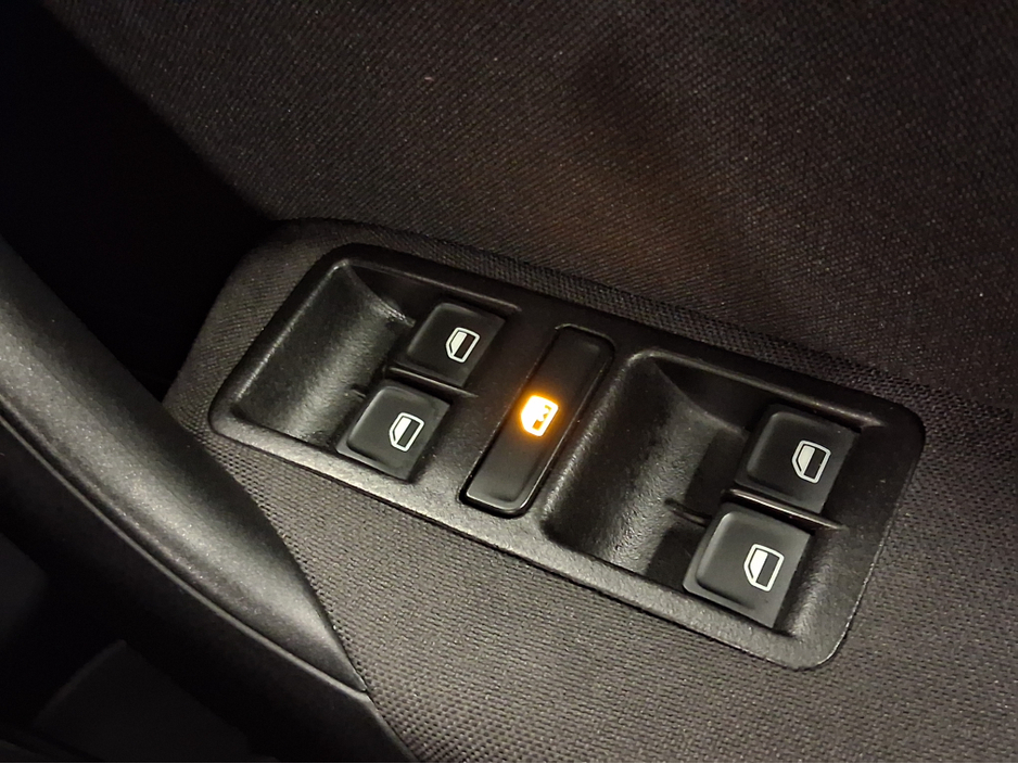 2014 Volkswagen Polo **LOW MILEAGE** €9,888