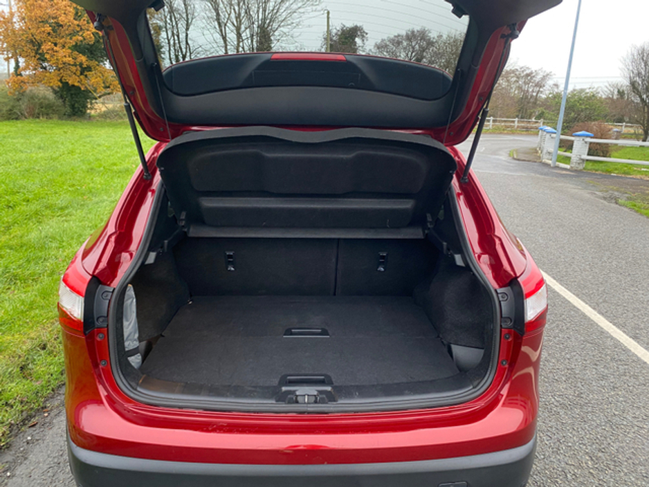 2017 Nissan Qashqai 1.2 SV PREMIUM '17 4DR €13,750