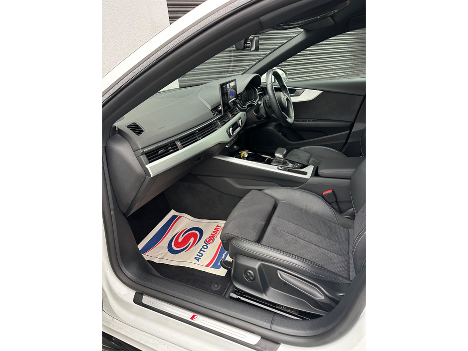 2022 Audi A5  €40,995