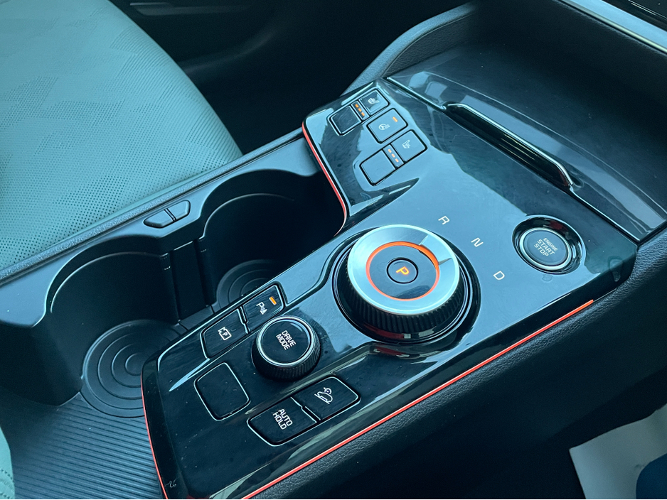 2025 Kia Sportage 251 K3 HEV HYBRID LOW KMS AS NEW EXAMPLE....JUNEW !! €41,995