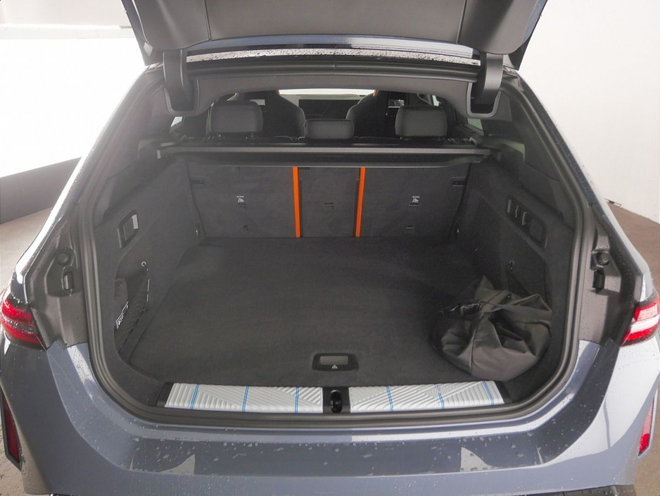 2025 BMW M5 Touring €139,900