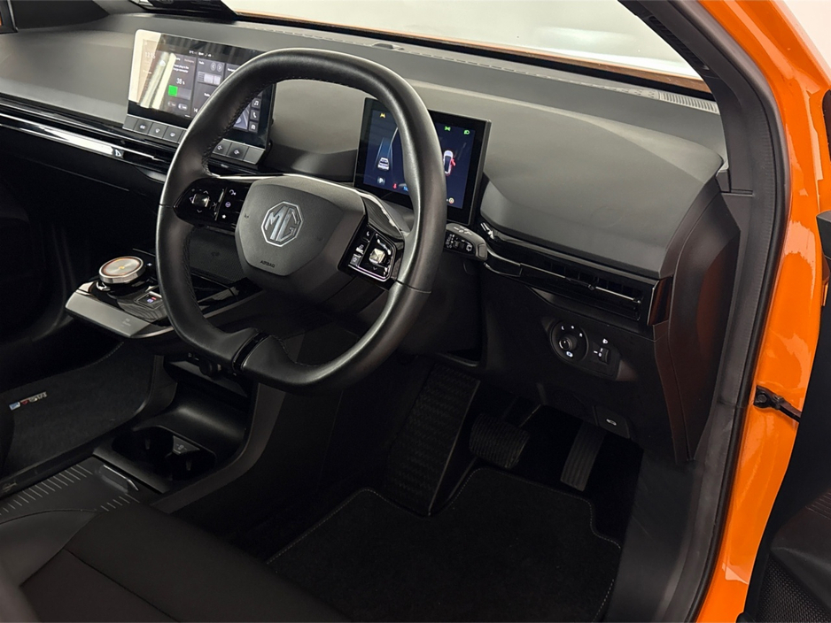 2024 MG 4 EXCLUSIVE- 64KWH**HALF LEATHER INTERIOR**HEATED SEATS & INTERIOR**REVERSING CAMERA**TINTED WINDOWS**ADAPTIVE CRUSIE CONTROL**HISTORY CHECKED**FINANCE ARRANGED** €24,695