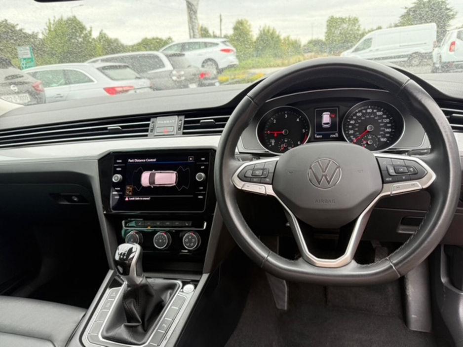 2022 Volkswagen Passat SEL TDI €32,995