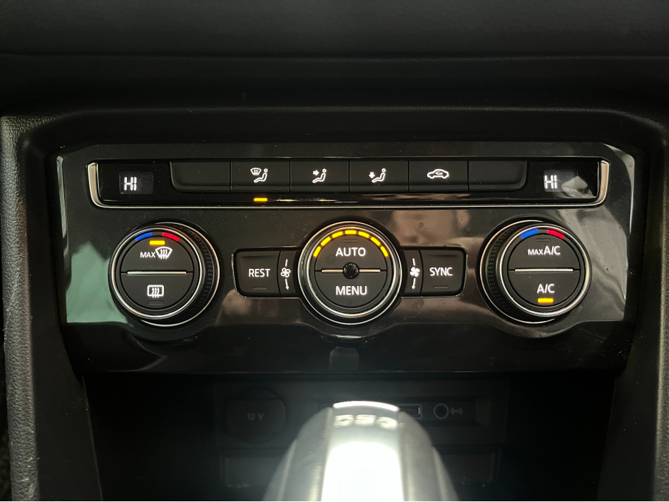 2019 Volkswagen Tiguan €24950! 2019 VOLKSWAGEN TIGUAN 2.0 TDI AUTOMATIC 4MOTION COMFORT 2.0 AUTOMATIC / CRUISE CONTROL / REVERSE CAMERA €24,950