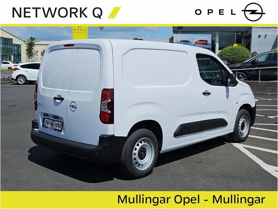 2024 Opel Combo Komfort 1.5 L1 H1 100PS - Price excludes VAT - Check out our Reviews €17,846