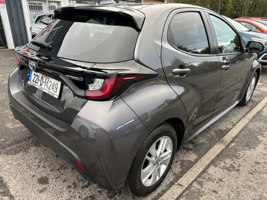 2022 Toyota Yaris 1.5 Hybrid 5Dr Luna €16,000